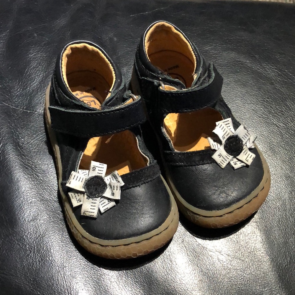 Livie & Luca black strap measuring ribbon size 5